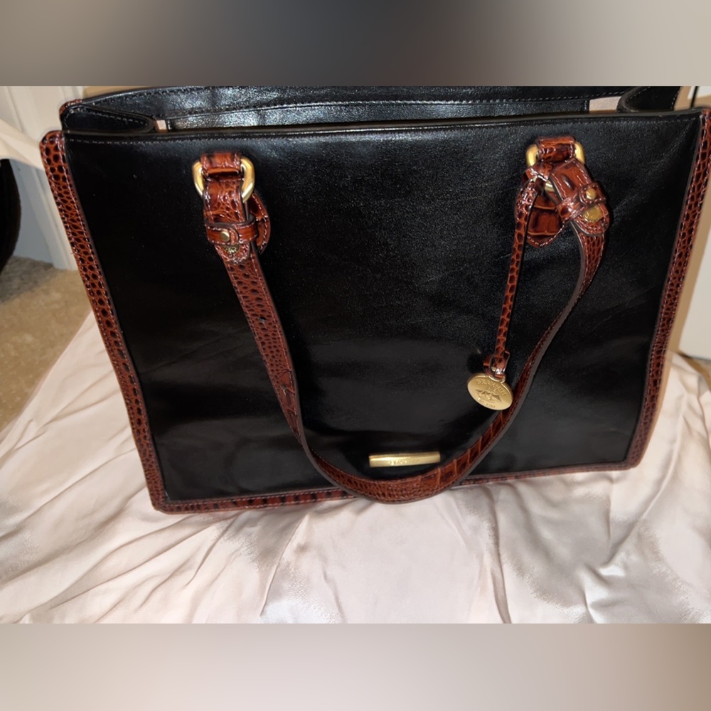 Authentic Brahmin handbag in excellent preowned condition.